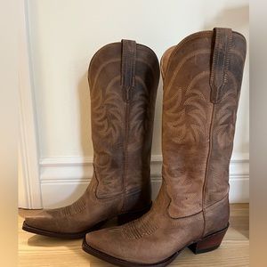 Tecovas Annie boots